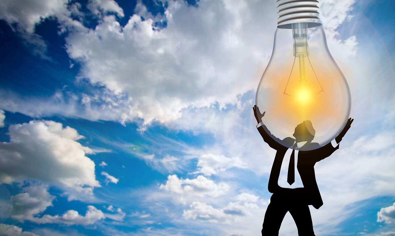 Harness Sunlight: Design, Maintain Solar Lighting Systems Effortlessly