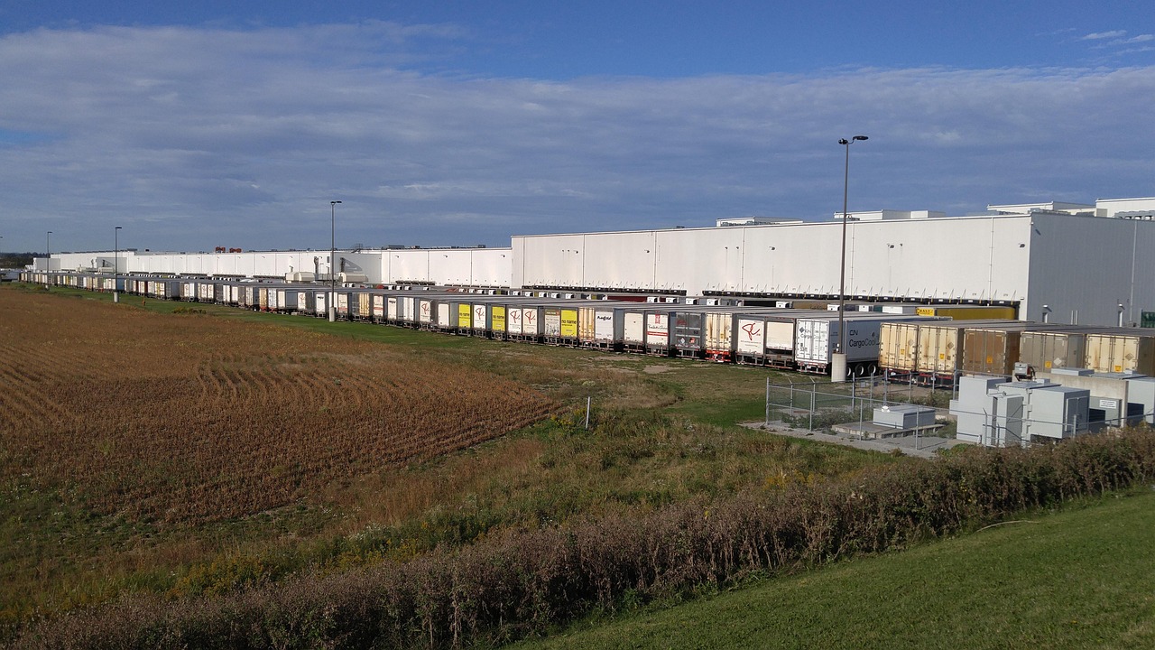 Powering Warehouses: Solar Lightings Benefits and Trends