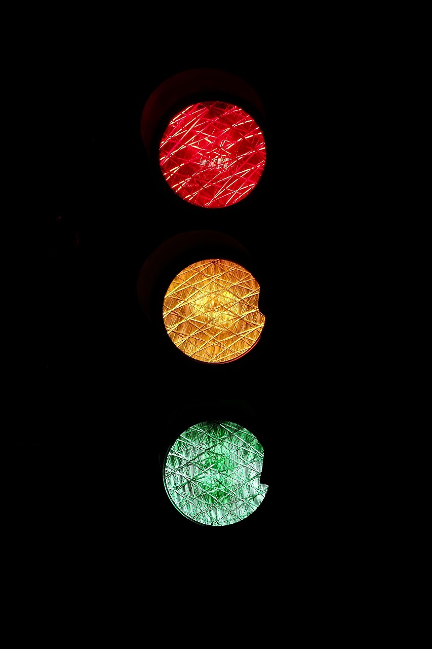 Revolutionizing Traffic Management: The Solar Traffic Light Solution