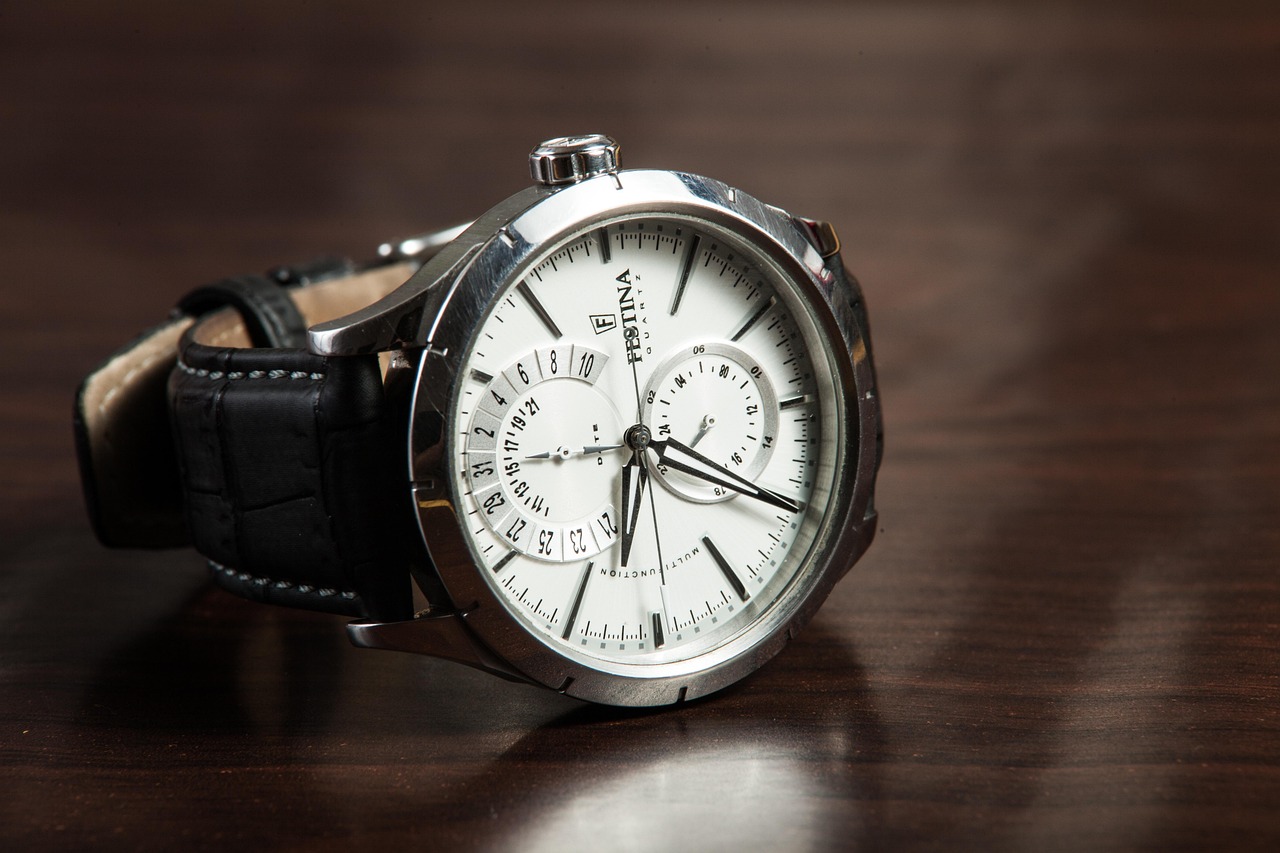 Unveiling Longines Legacy: Craftsmanship and Stylish Timepieces