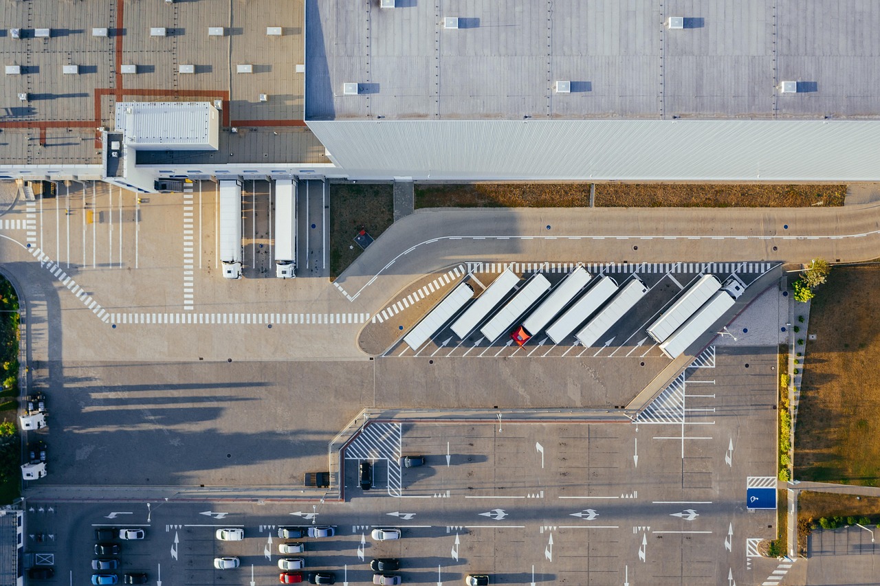 When to Switch to Warehouse Solar Lighting: Benefits and Needs
