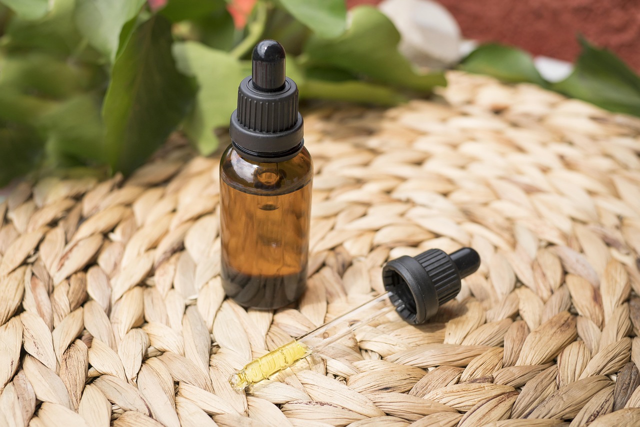 Mastering Cannabis Tinctures: Benefits, DIY, and Safety Guide