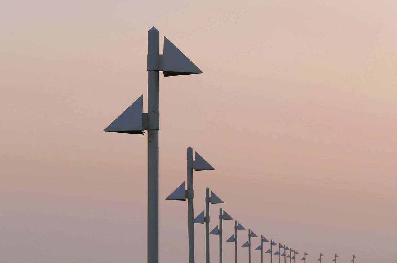 Sustainable Off-Grid Infrastructure Lighting: Design, Tech, Maintenance