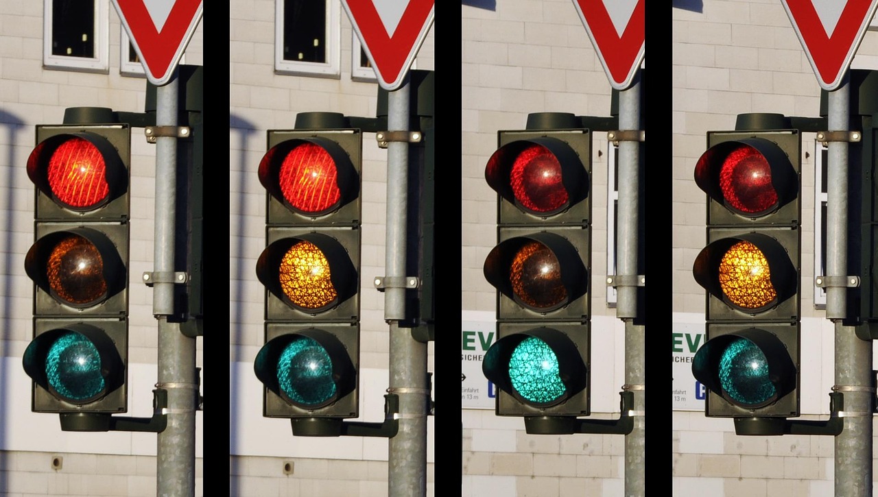 Unleashing Sustainable Streets: The Power of Solar Traffic Lights